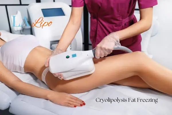Woman receiving coolsculpting Port Glasgow treatment on her thighs
